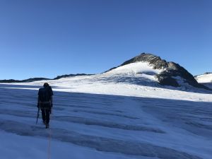 Wanderrucksack bei Schnee und Eis